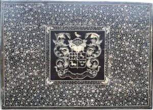 Read more about the article An Early 18th-Century VOC Document Casket Made for Abraham van Berlecom Comes to Auction with a £4,000-6,000 Estimate